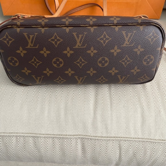 Louis Vuitton Neverfull PM with ORIGINAL BOX, BAG, DUST-BAG, RIBBON & RECEIPT. - Picture 8 of 16